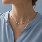 Halskette mit runden Zirkonia-Steinen am Model